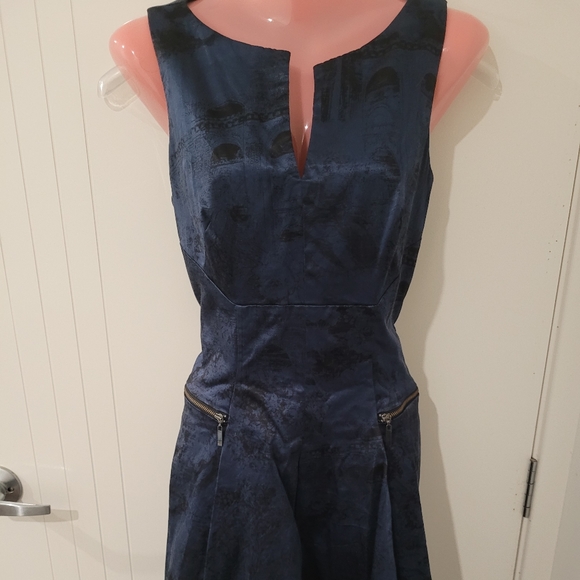 Cue Dresses & Skirts - Cue dress